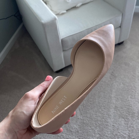 Only worn once matte nude Nine West d’orsay flats size 10 - Picture 1 of 3